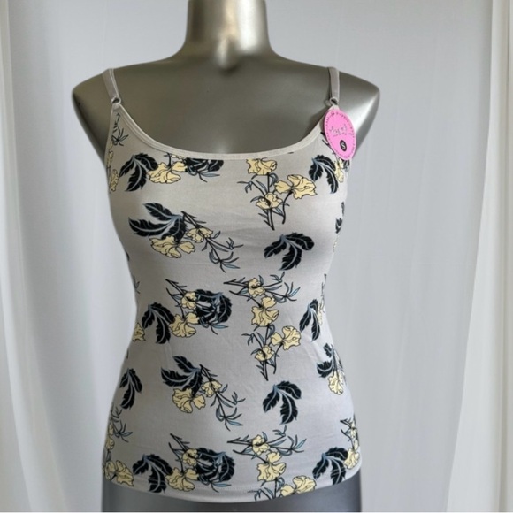FREE 🆕🐝Floral Print Camisolel - Picture 4 of 15